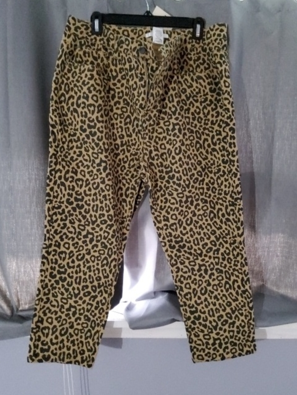 Trendy Women Leopard Print Capri Pants - Tan/Black